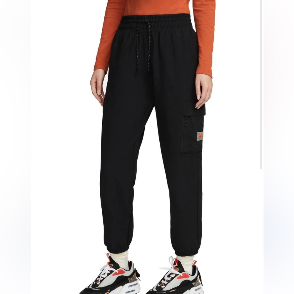 Nike Sportswear woven cargo pants